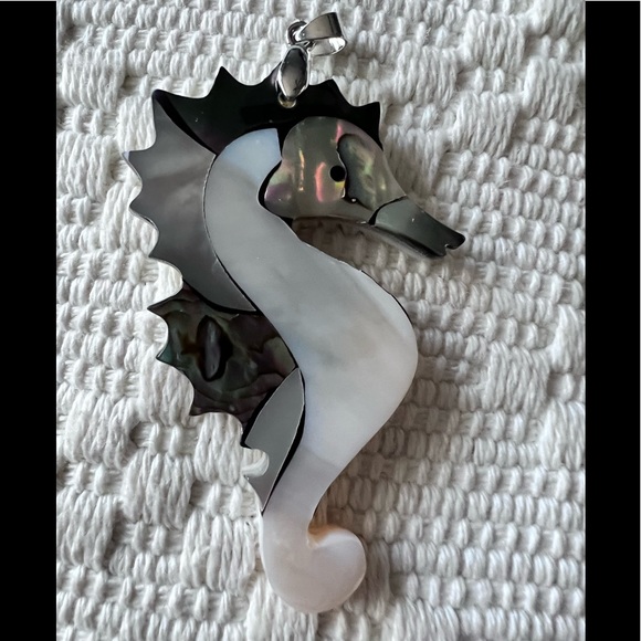 Seahorse Abalone & mother of Pearl Pendent Sterling Bale - Picture 1 of 7